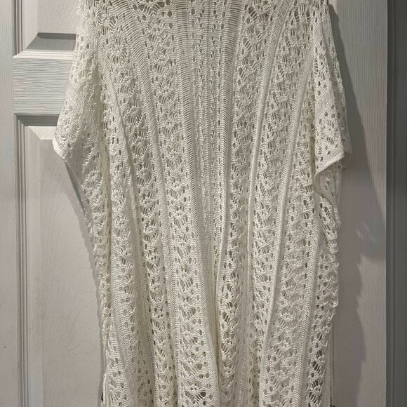 Beach cover up - Picture 2 of 2